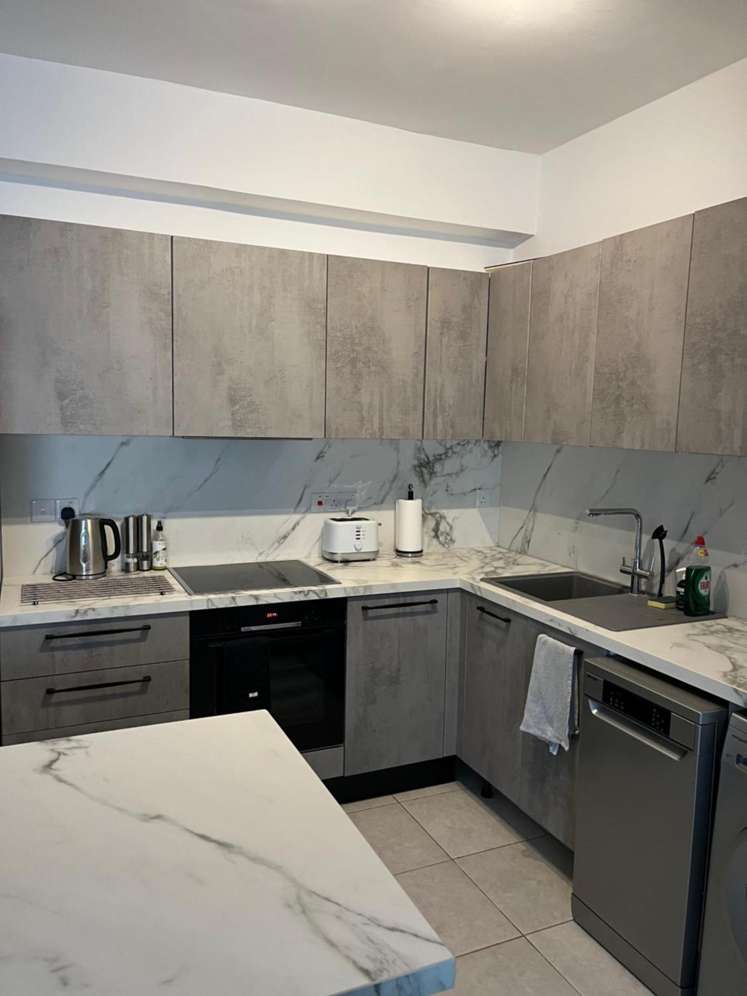 Elite Escapes Roof Terrace - Kato Appartement *